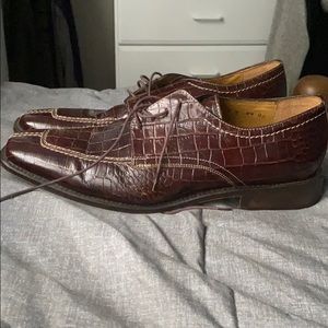 A paid of nice dress up shoes